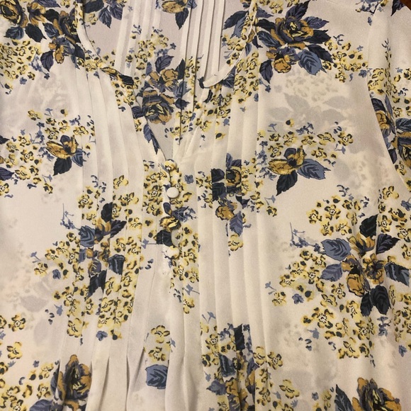 Floral blouse - Picture 2 of 5